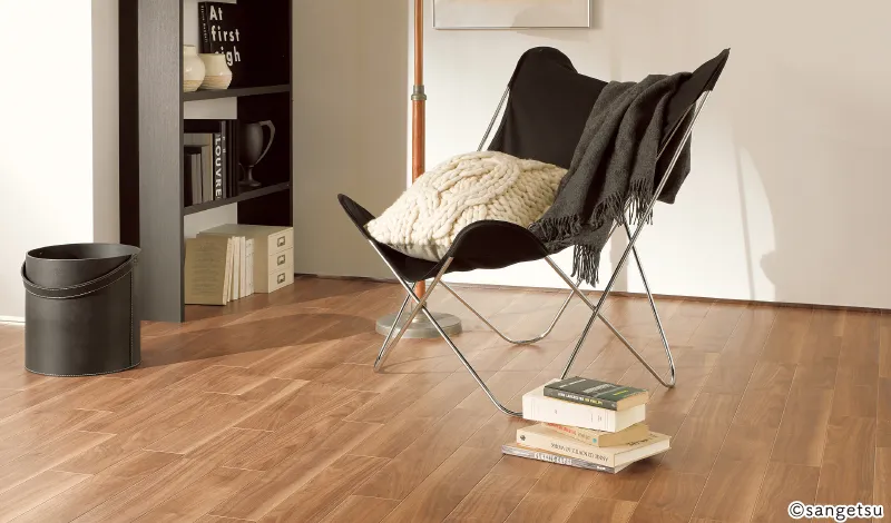 Sàn & Thảm HM17117 – Óc chó (2024-2027 Home Floor Compact) (phối cảnh 1)