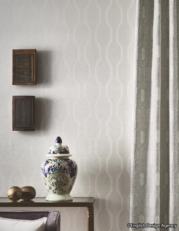 Giấy Dán Tường SGP1643 – Bukhara (2025-2029 Brand & Pattern XSELECT) (phối cảnh 2)