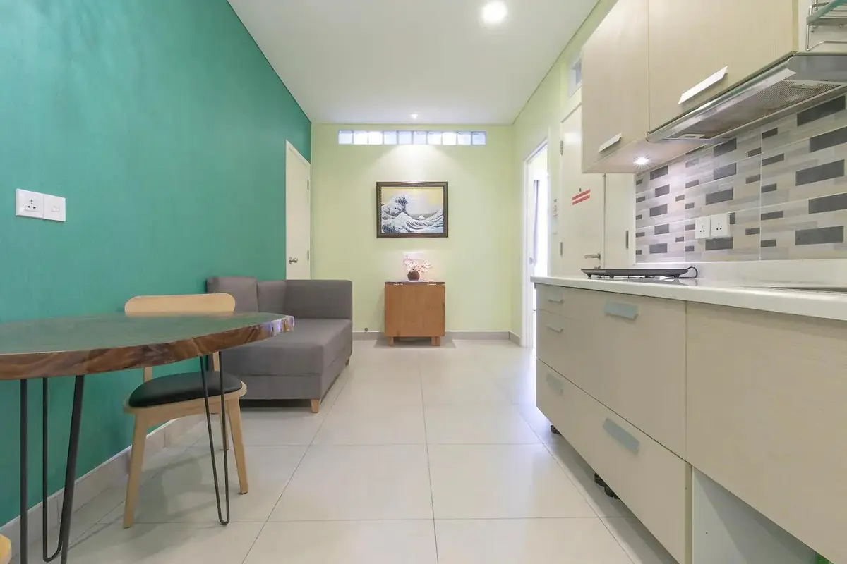 Thi công giấy dán tường - Film dán kính - Tòa nhà Apartment Quận 1