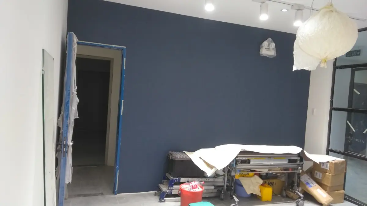 Thi công giấy dán tường Sangetsu và len chân tường Lonseal tại Bình Tân